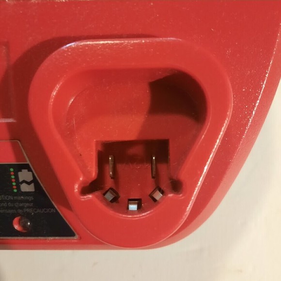 Milwaukee M12 12 Volt Charger Red Lithium-Ion 48-59-2401 - Picture 4 of 6